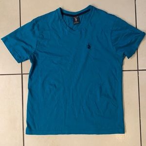 Men’s Small V-neck